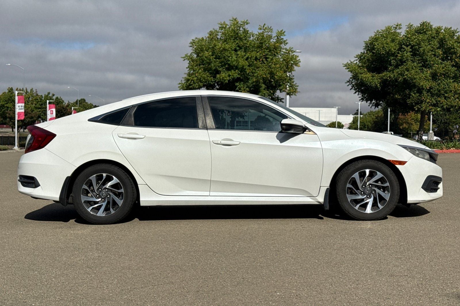 2016 Honda Civic — rear three-quarter view